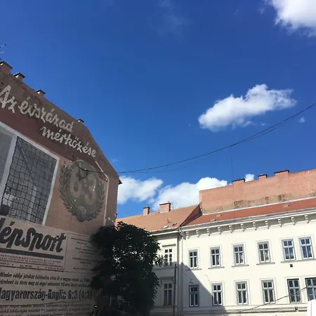 Centerpoint R7 Apartament *