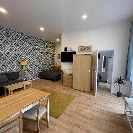 Centerpoint R7 * Budapest